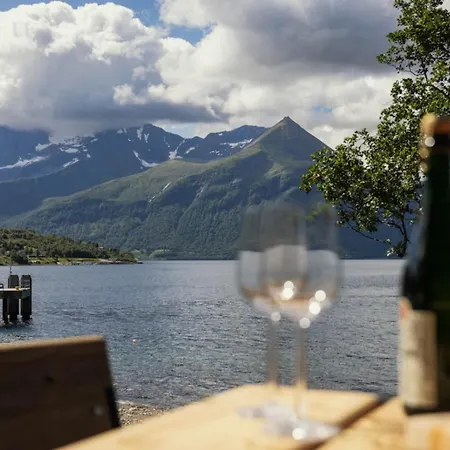 Hundeidvik Fjord Retreat - Fjord Suite With Sauna *