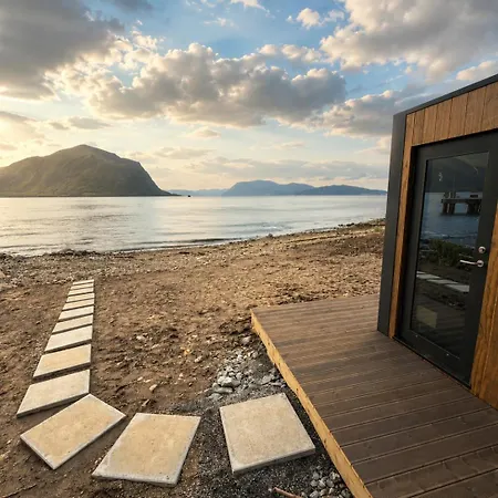 Hundeidvik Fjord Retreat - Fjord Suite With Sauna Feriehus *
