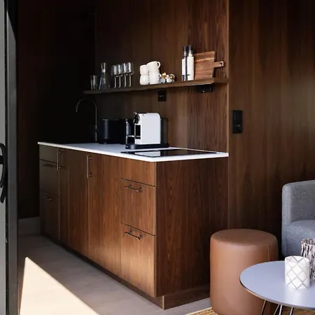 Hundeidvik Fjord Retreat - Fjord Suite With Sauna *