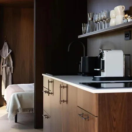 Hundeidvik Fjord Retreat - Fjord Suite With Sauna Feriehus