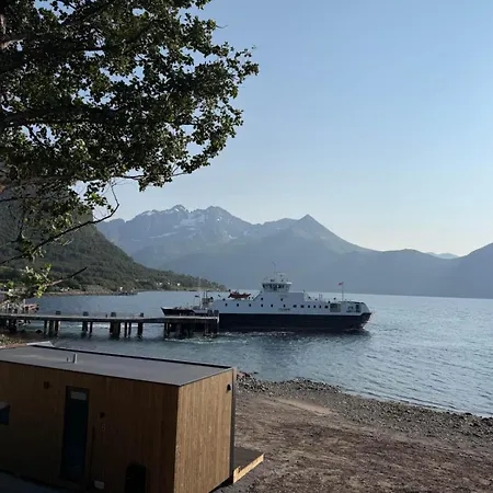 Hundeidvik Fjord Retreat - Fjord Suite With Sauna Feriehus